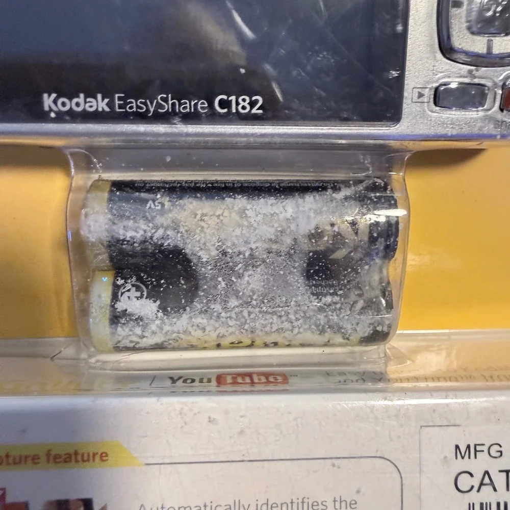 Kodak EasyShare‎ C182 12MP Digital Camera NOS Sealed Card unusable batteries Y2K